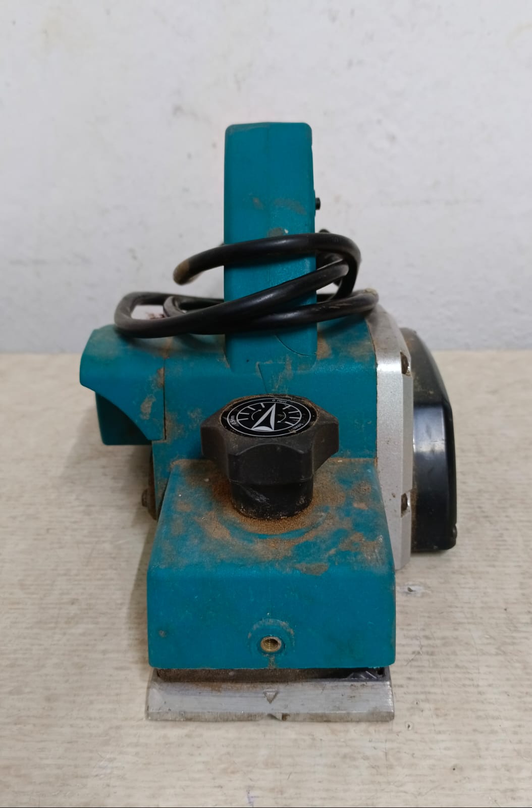 Cepillo ELECTRIC PLANER 1900b, usado