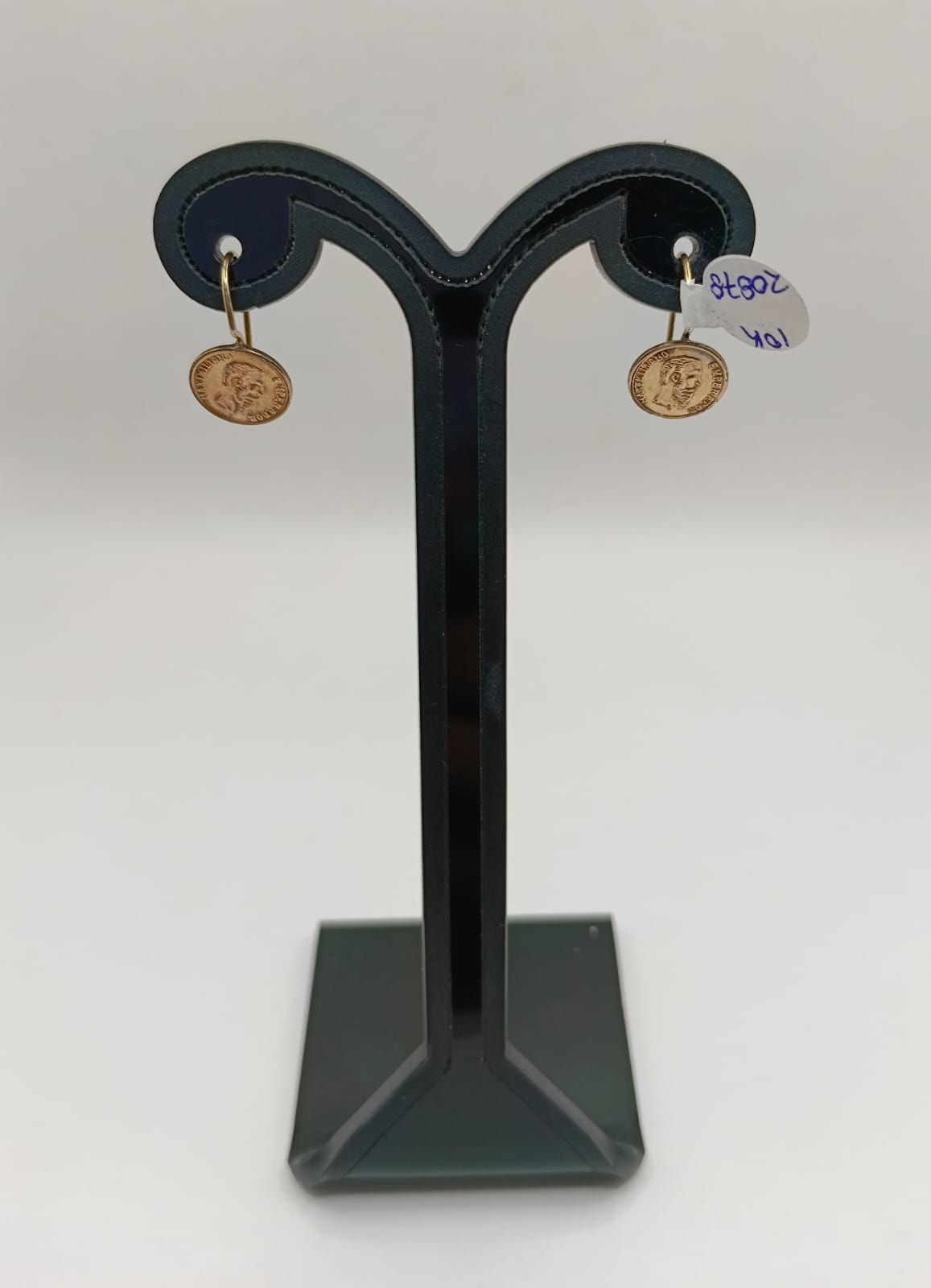 Aretes ORO 10K peso 1.4gr, usado