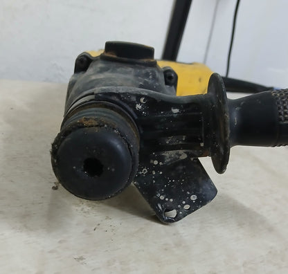 Taladro Rotomartillo Dewalt d2526-b3, usado
