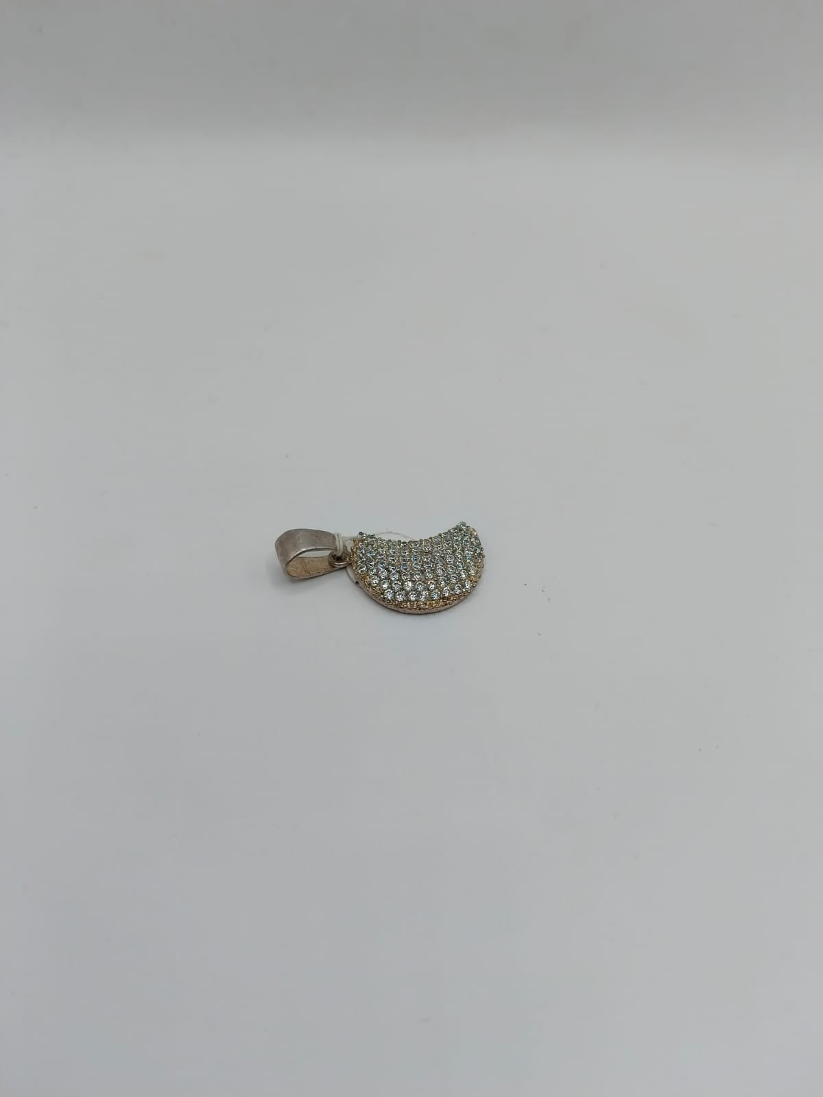 Dije media luna PLATA 925 peso 2.8gr, usado