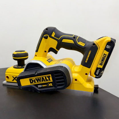 🛠️ Cepillo DEWALT con Cargador y 1 Batería Incluidos 🔋