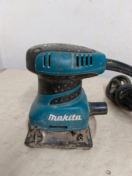 Lijadora de acabado Makita b04556, usada