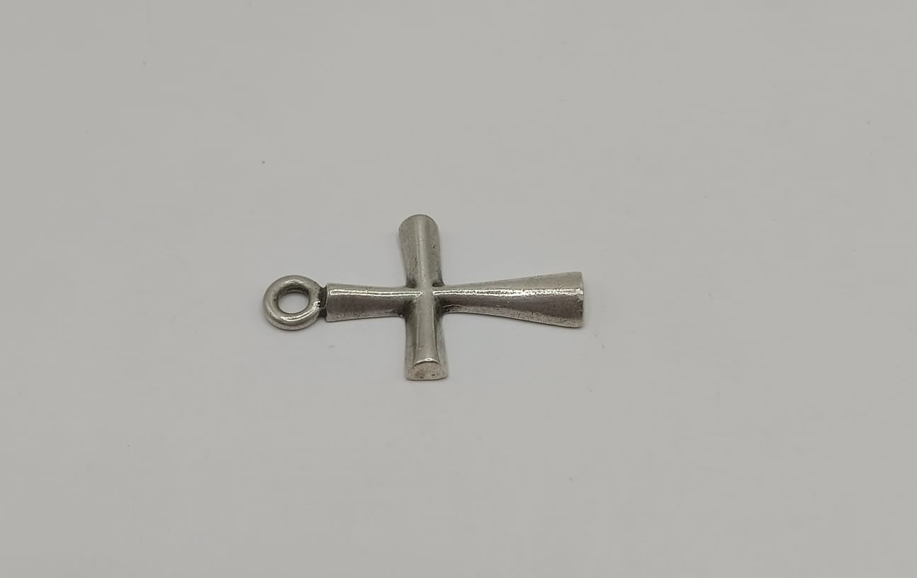 Dije de cruz PLATA 925 peso 4.9gr, usado
