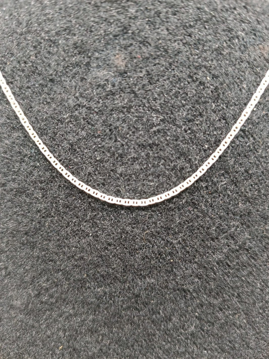 Collar eslabon gussi PLATA 925 peso 1.8gr 45cm, usado