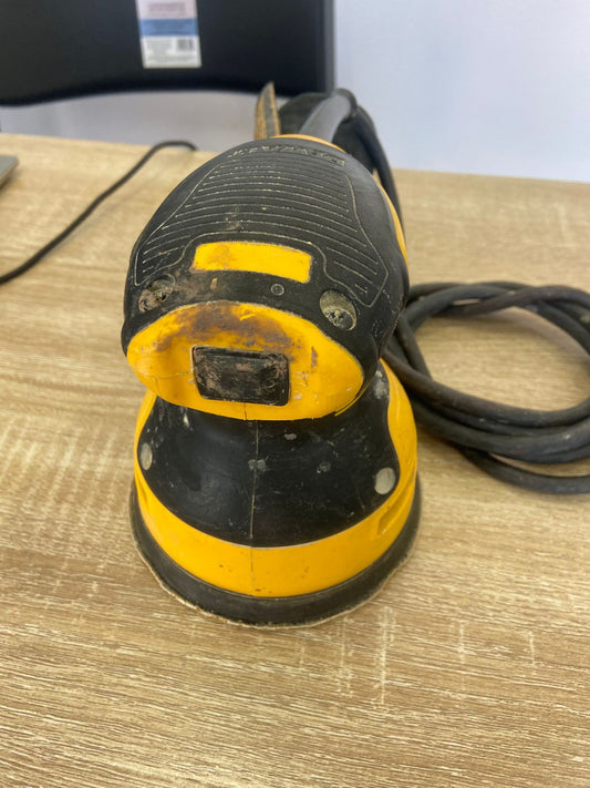 🛠️ Lijadora Orbital DEWALT – Seminueva 🛠️