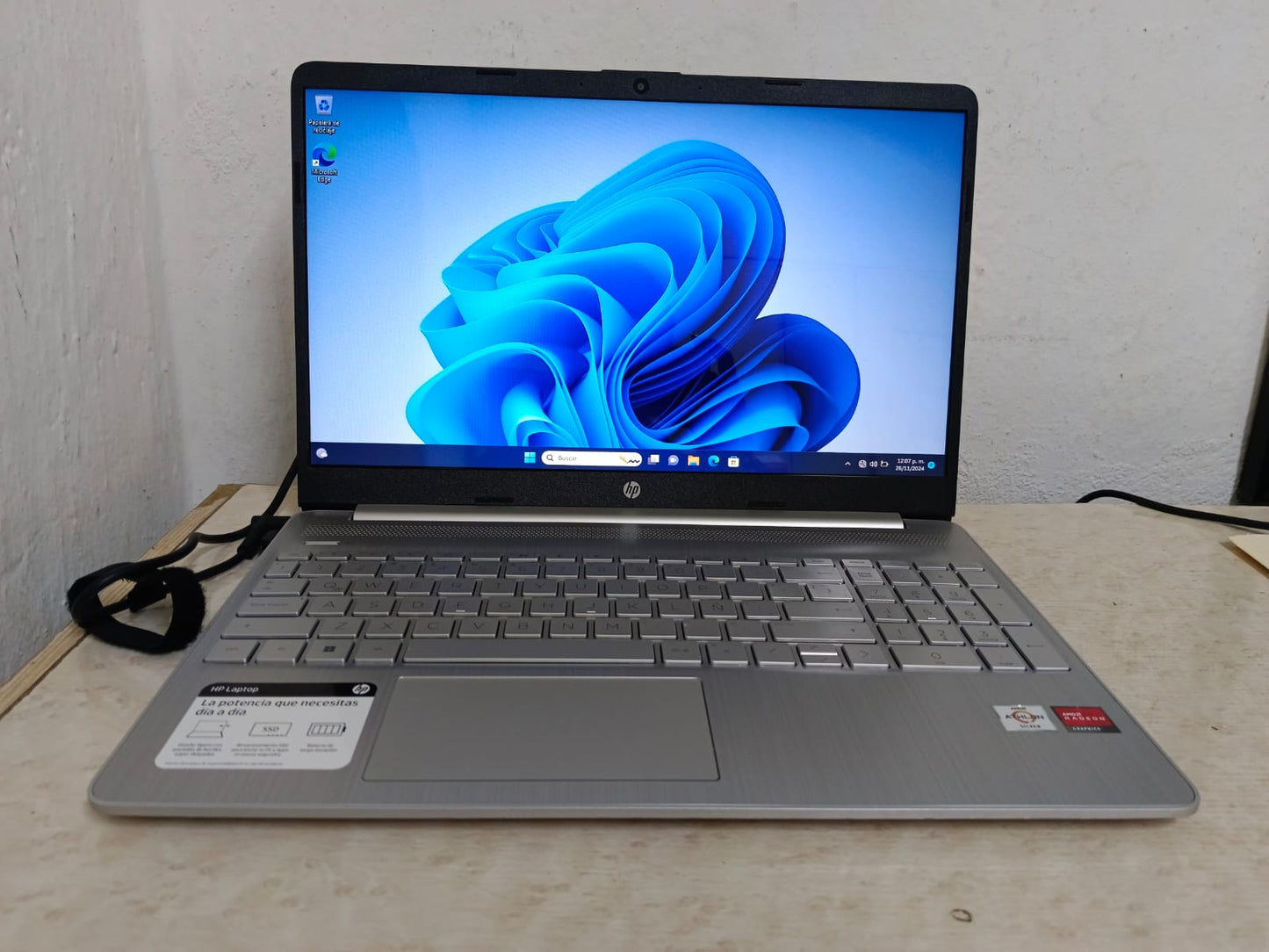 Laptop hp 256gb ssd 8ram amd athlon silver, usado