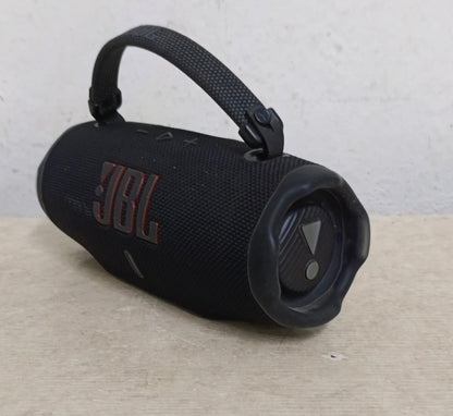 Bocina JBL charge 6, usado