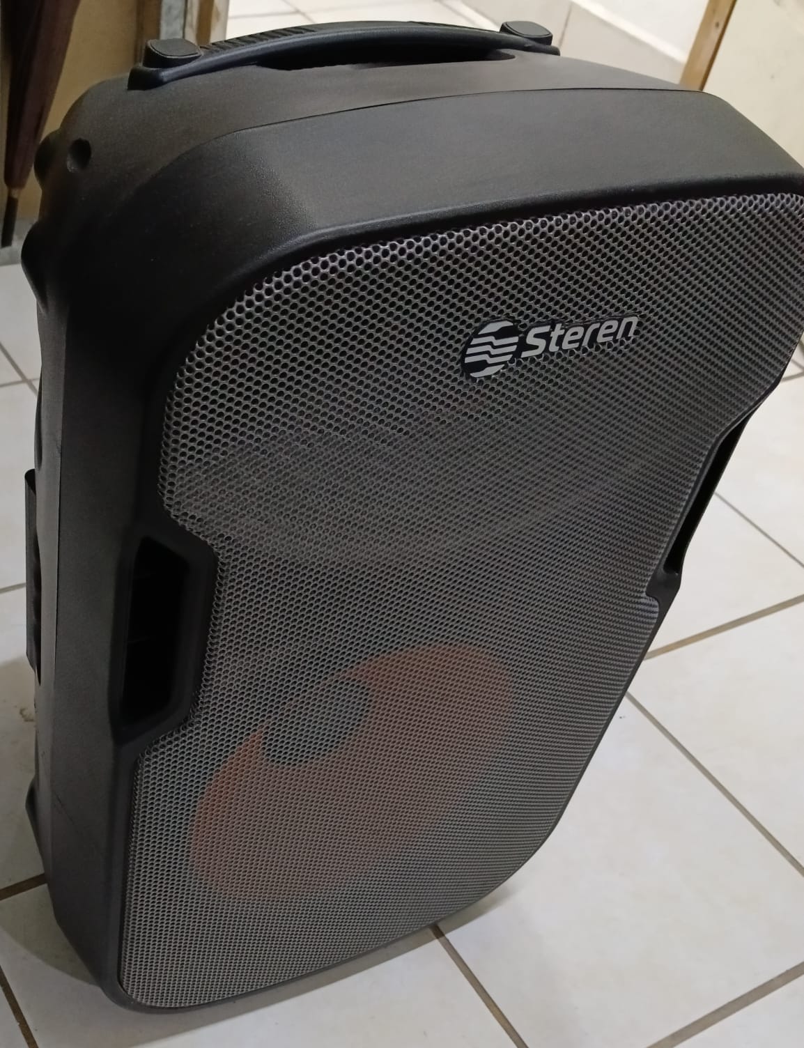Bocina amplificada STEREN baf-12456, usado