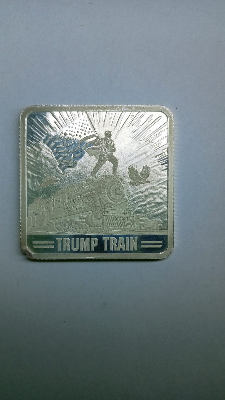 Moneda Conmemorativa "Trump Train" Plata Ley .999
