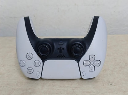 Consola de videojuegos play station 5  Sony con control y cable, usado