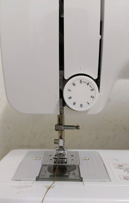 Maquina de coser BROTHER bx3000, en caja