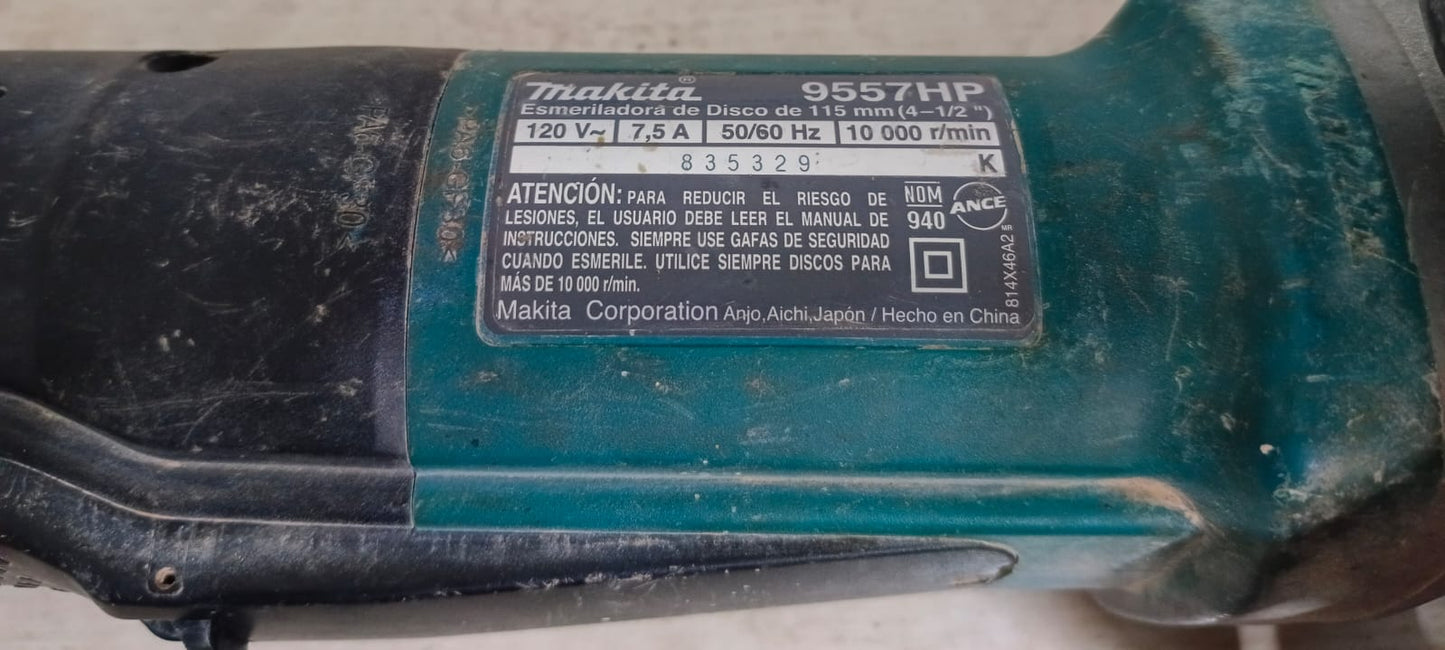Esmeril Makita 9557, usado