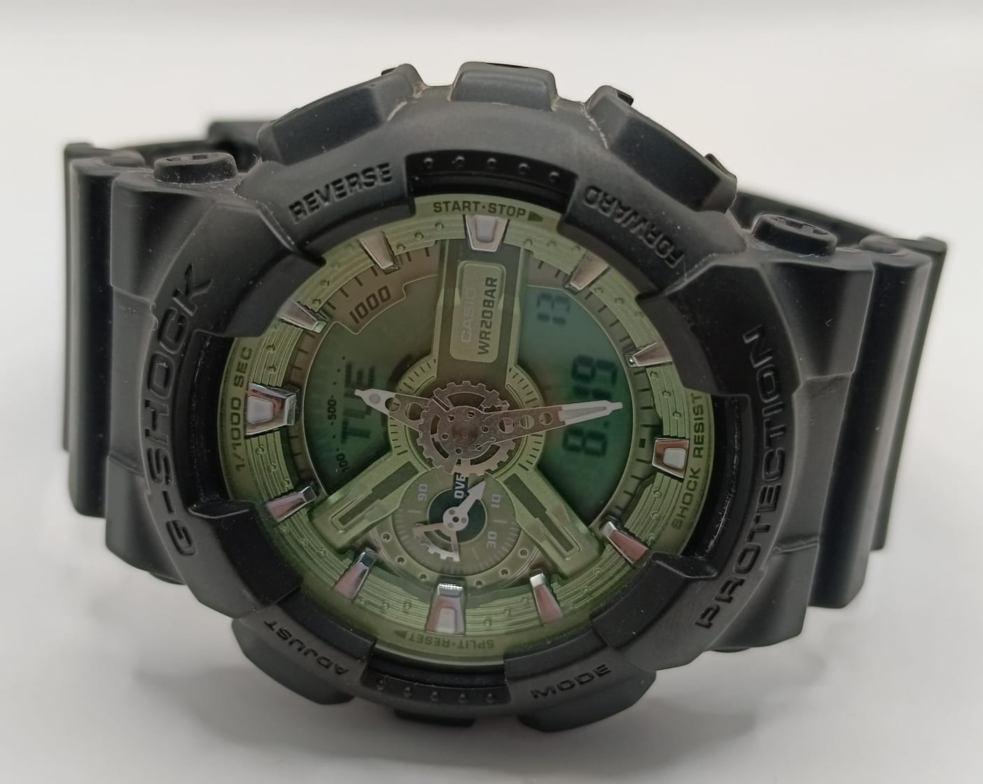Reloj tipo Casio G-Shock 5146, usado