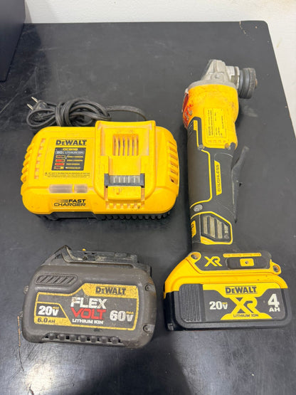 MINIESMERIL DEWALT-USADO