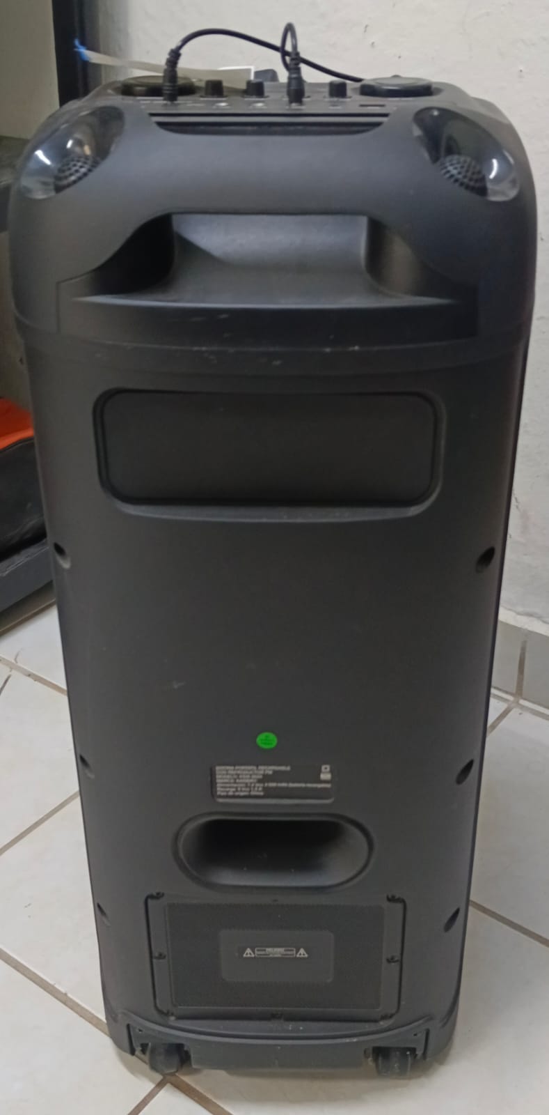 Bocina Kaiser Recargable kw-8024, usado