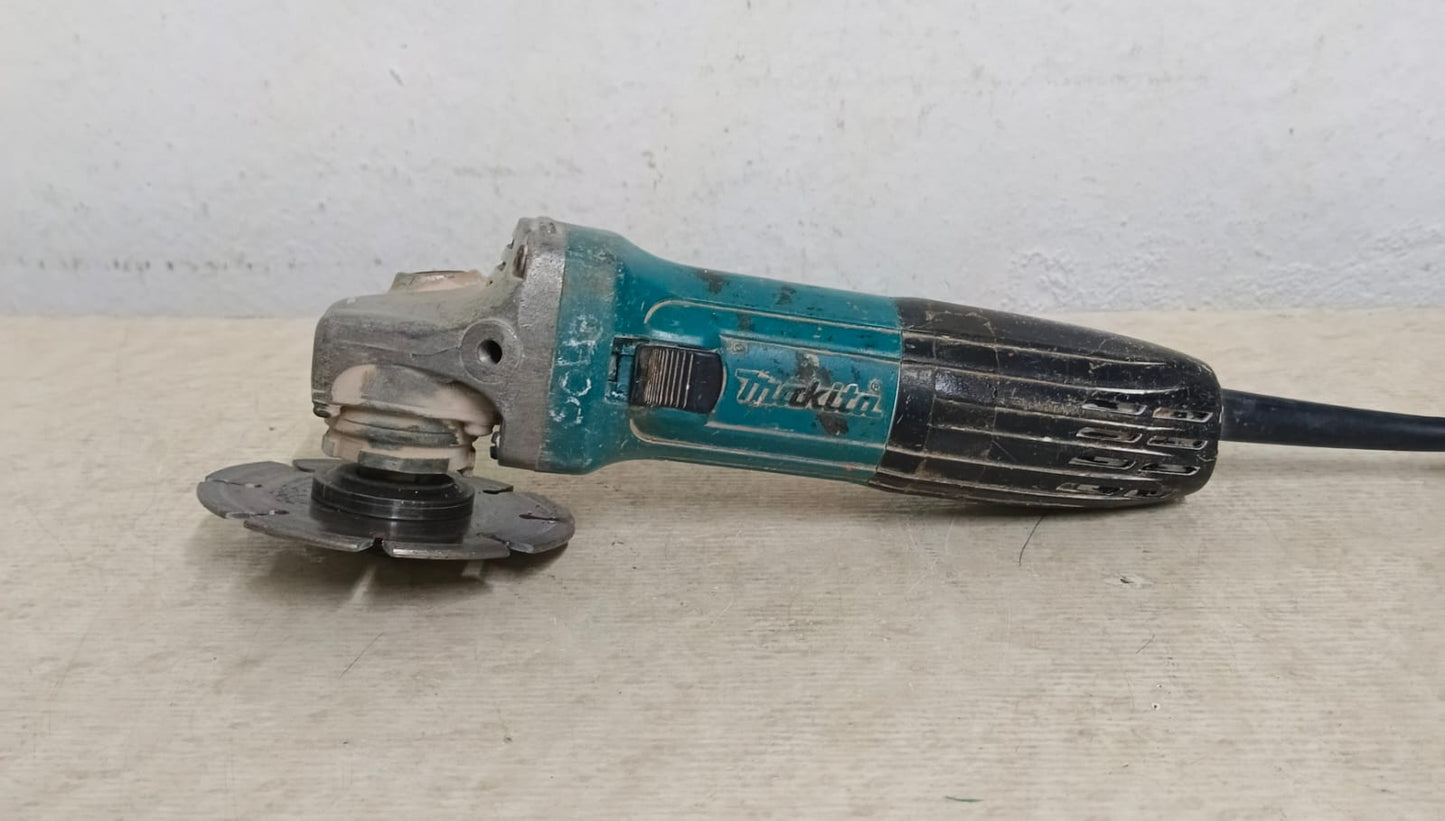 Mini esmerl MAKITA ga4530, usado