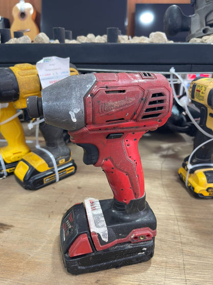 Taladro de Impacto Milwaukee 20V – Usado