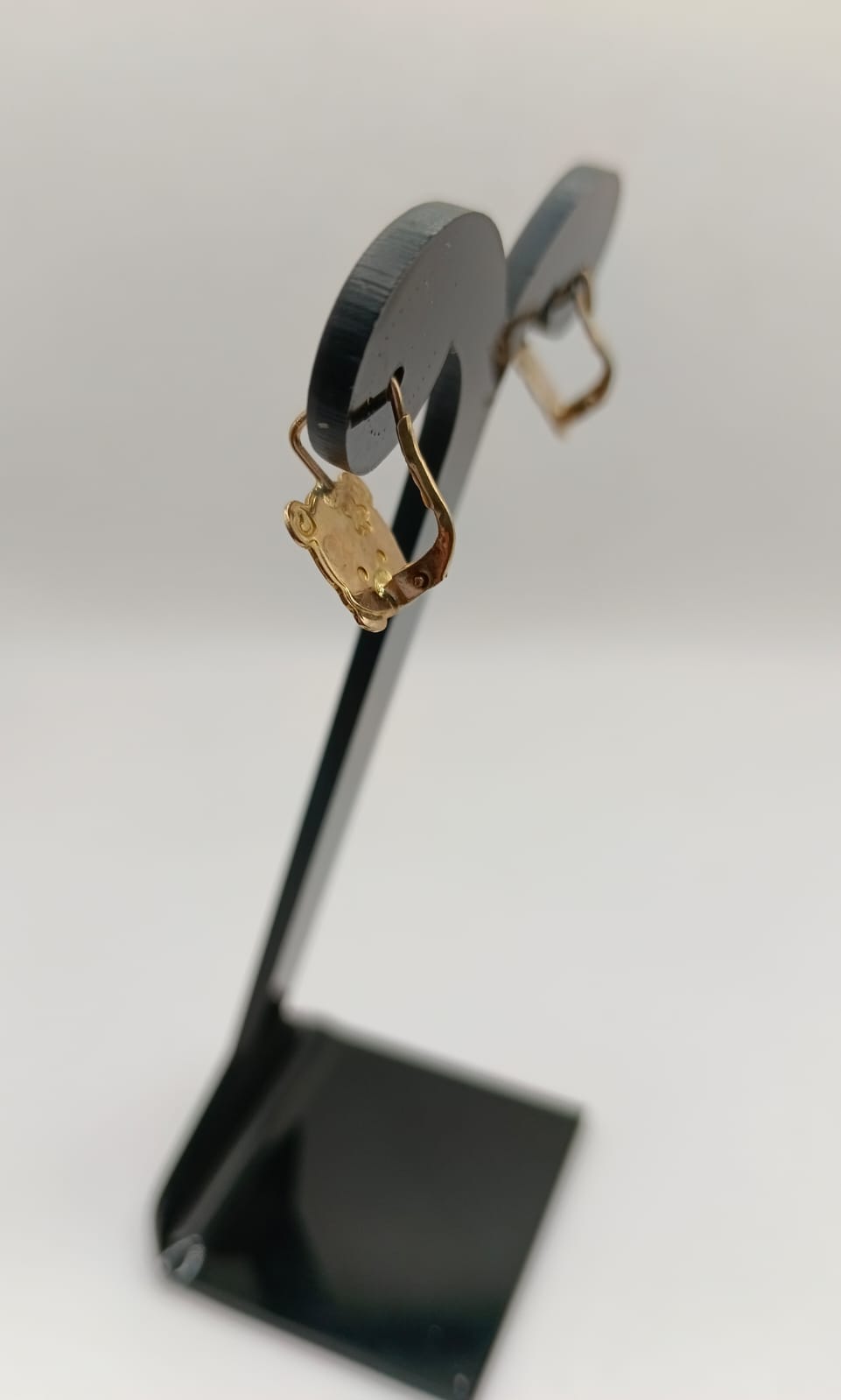 Aretes de puerquitos ORO 10k peso 1.8gr, usado