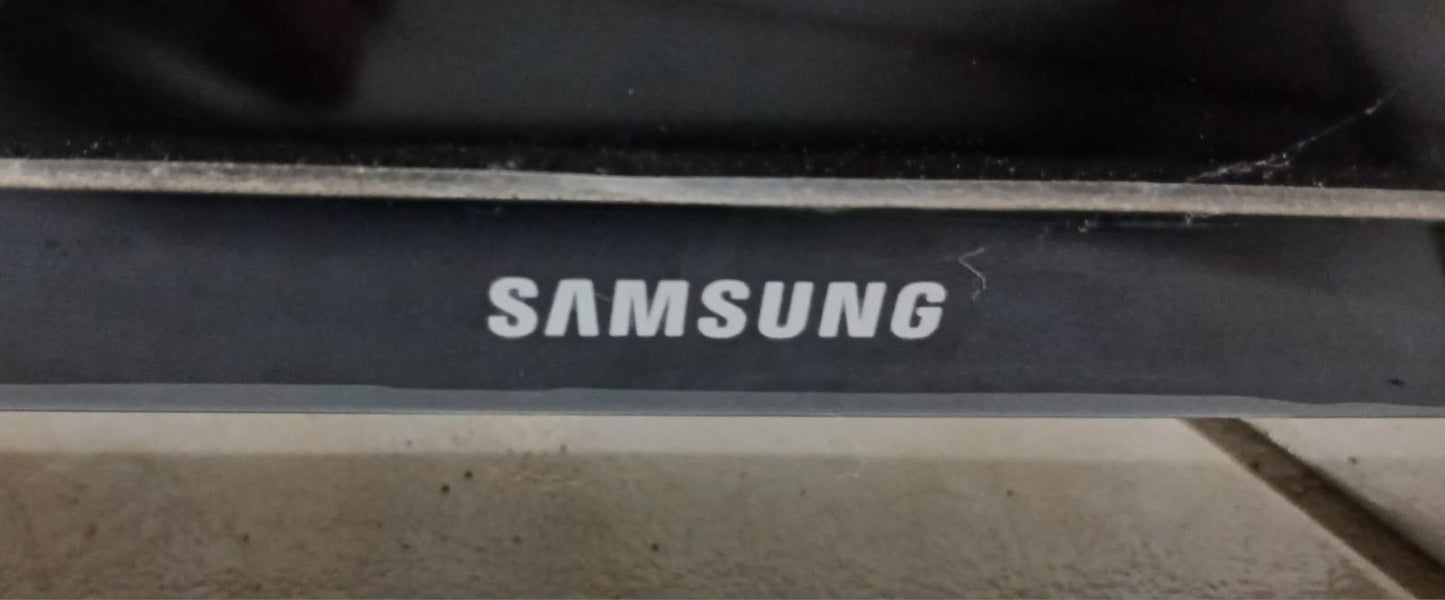 Smart tv Samsung 40 pulgadas con control, usado
