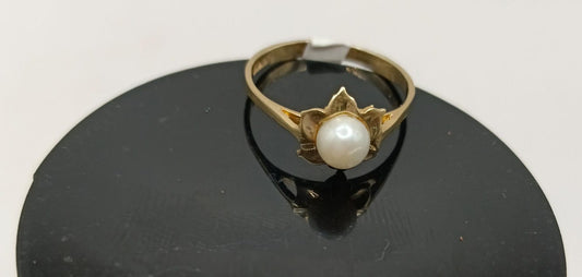 Anillo perla sintetica peso 1.1gr 10k, usado