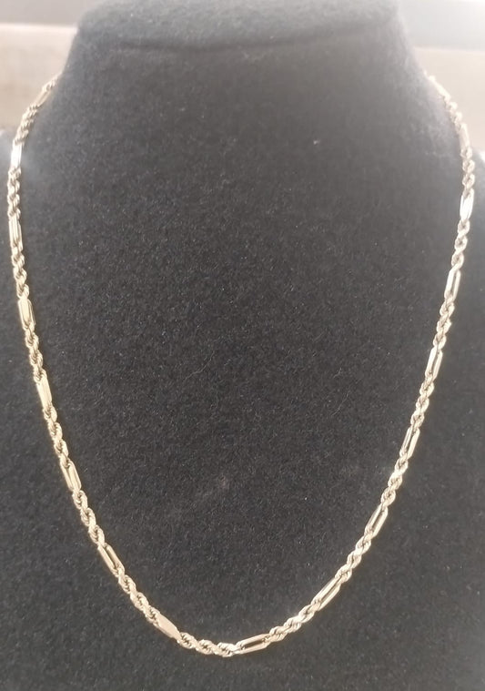 Collar medio torzal oro 10k peso 4.9gr, usado