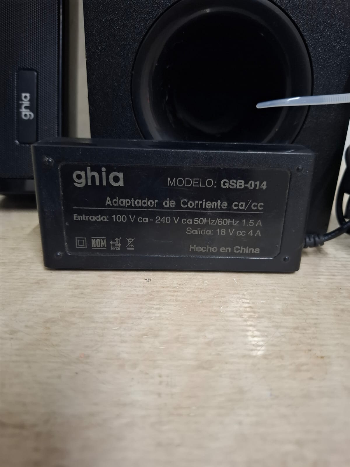 Barra de sonido con subwofer GHIA spk-2334, usado