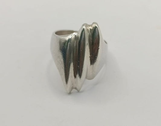 Anillo con diseño PLATA 925 peso 10.5gr