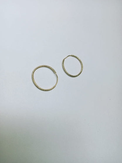 Par de Arracadas de Oro 10K – Elegancia Clásica