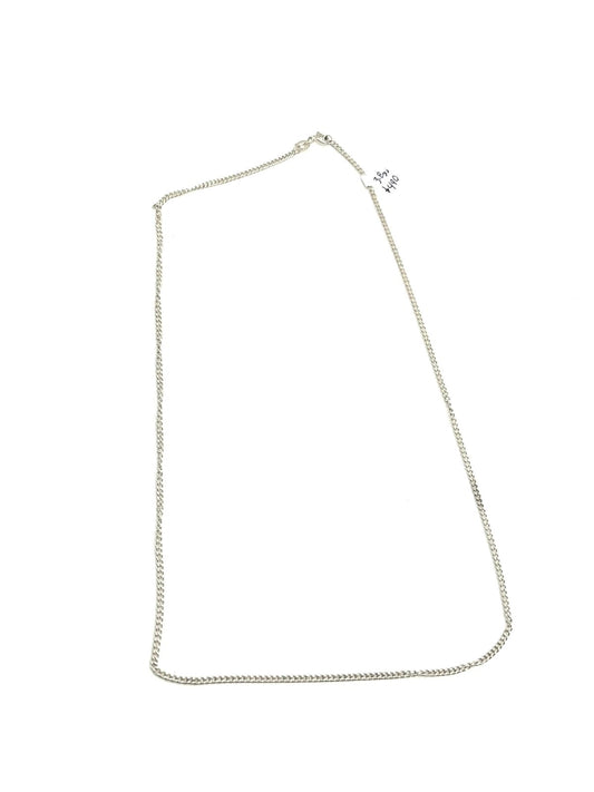 Cadena delgada tejido cubano 23.5 cm 3.8 gr baño de plata