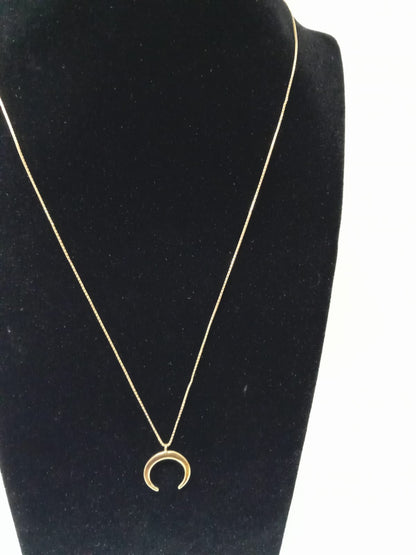 Cadena de Oro 14K con Dije de Media Luna 🌙✨