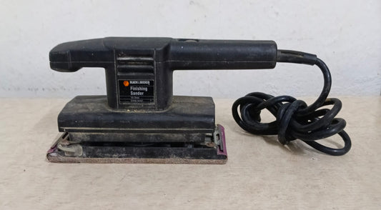 Lijadora de acabado BLACK & DECKER 7448,usado