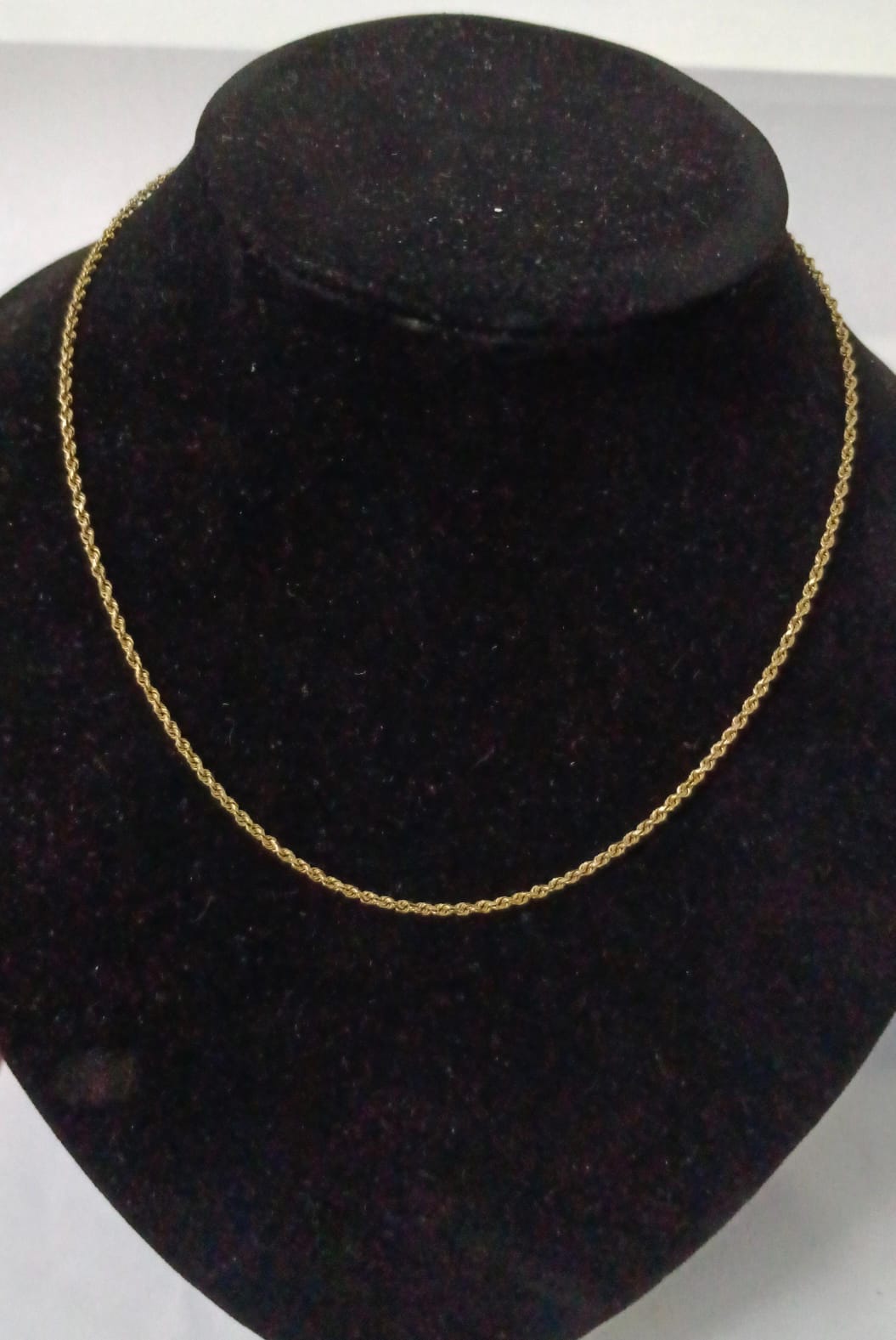 Cadena torzal ORO 10k peso 4.5gr mide 42cm, usado