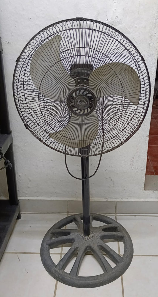 Ventilador de pedestal ZFAN 3 velocidades, usado