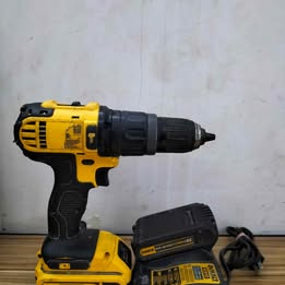 taladro inalámbrico DeWalt usado