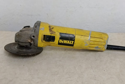 Mini esmeril DEWALT dwe4010-b3 con disco, usado