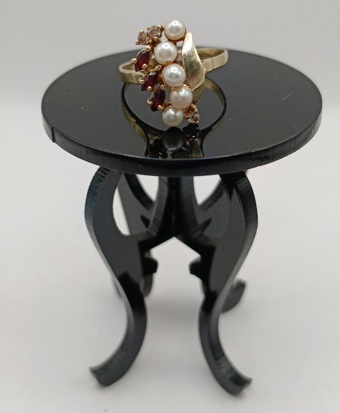 Juego de anillo y aretes con perlas y sirconias ORO 10k peso 6.6gr, usado