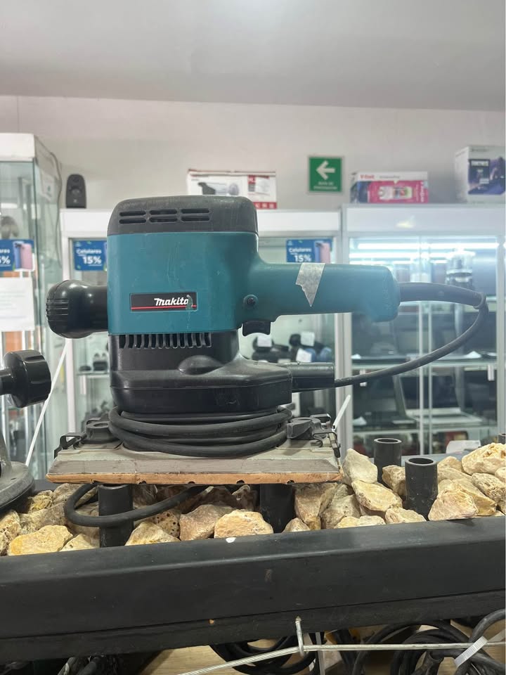 Lijadora Orbital Makita 9046