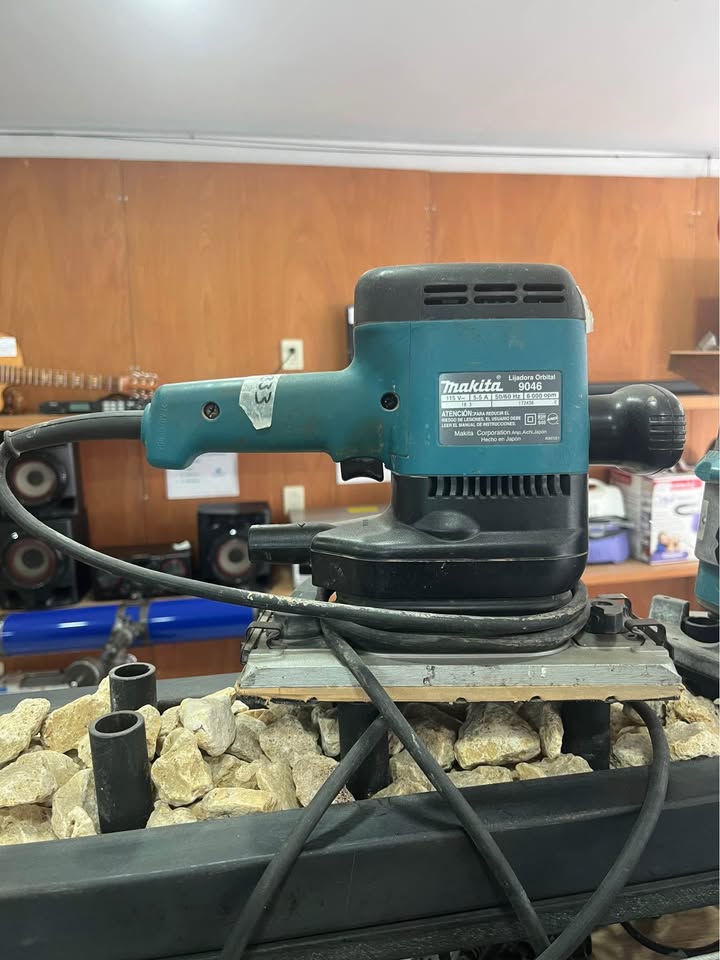 Lijadora Orbital Makita 9046