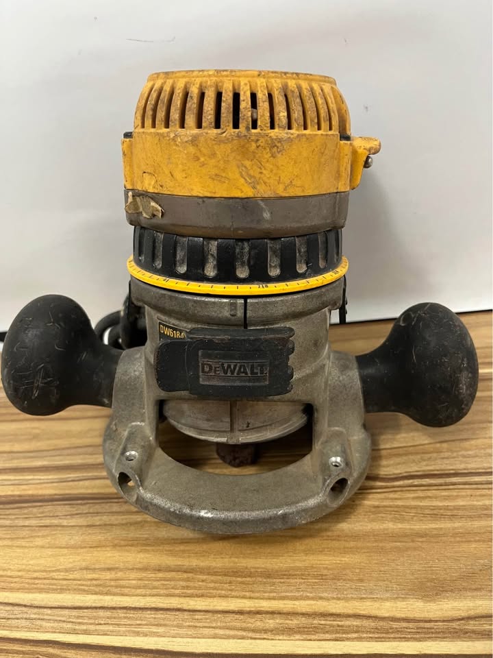 Router Dewalt DW6184