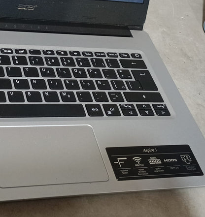 Laptop Acer aspire 1 80gb ssd 4ram intel inside detalle en camara, usada
