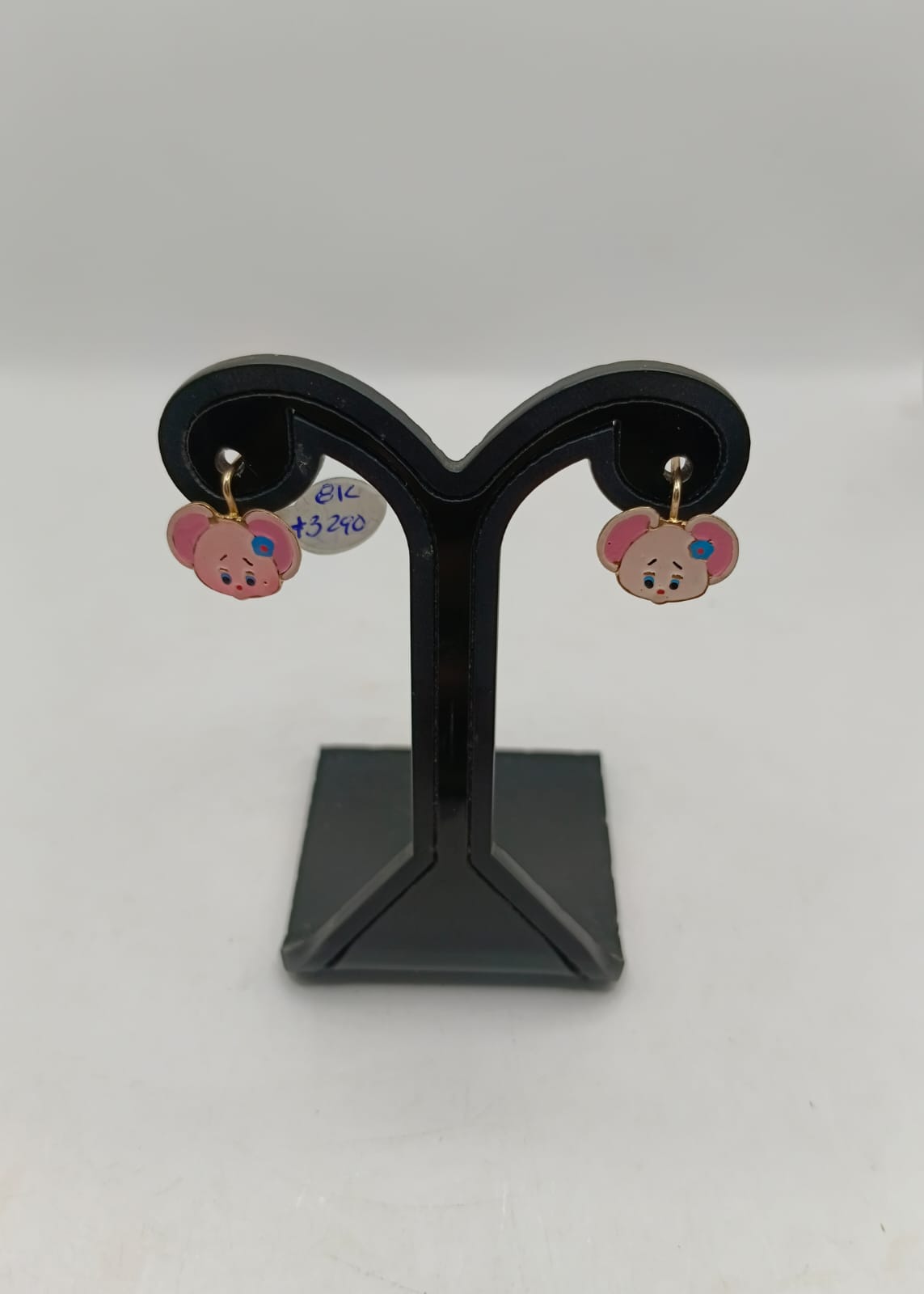 Arete infantil ORO 8k peso 1.8gr, usado