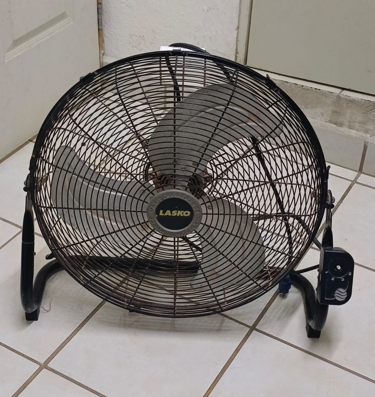 Ventilador de piso LASKO 3 velocidades