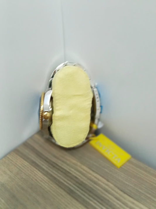 reloj invicta en caja