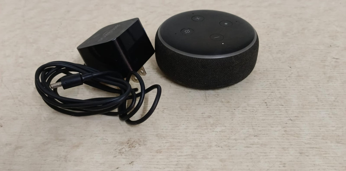 Bocina Alexa r-nz color negro con cargador, usado
