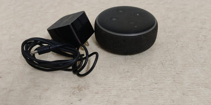 Bocina Alexa r-nz color negro con cargador, usado