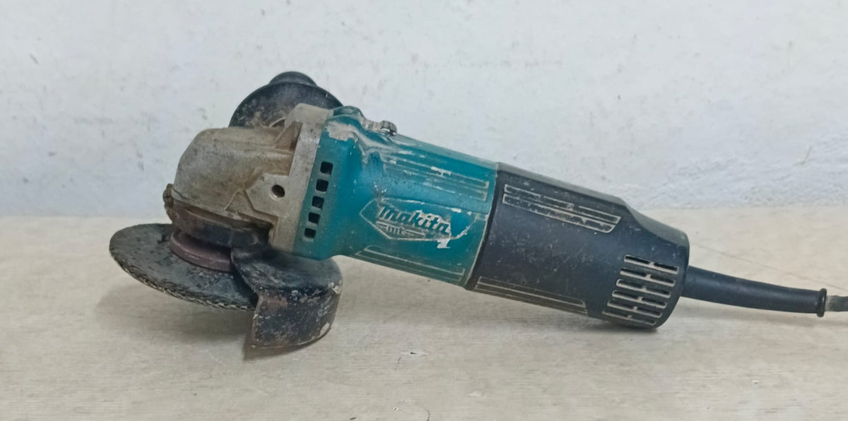 Esmeril MAKITA m0901