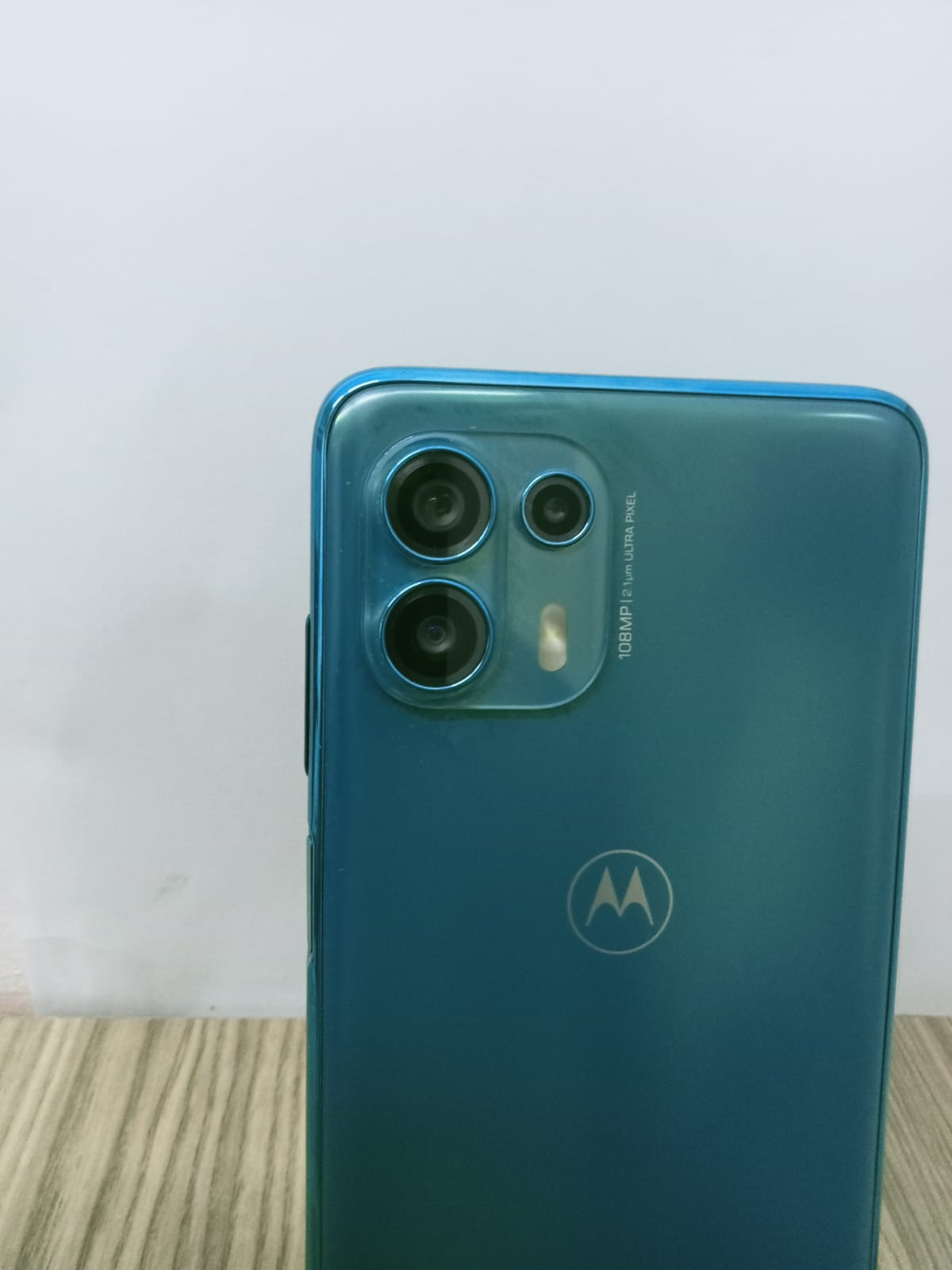 Motorola Edge 20 Lite – 128 GB liberado, excelente estado -USADO