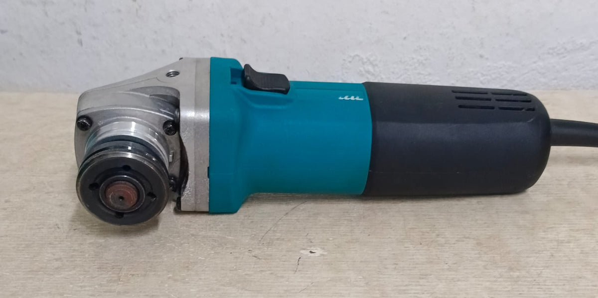Esmeril MAKITA 9554nh, usado