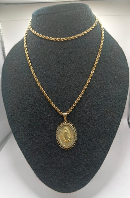 Cadena torzal con dije de virgen, 10k 26gr,usado