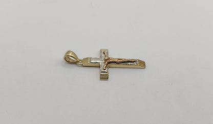 Dije de cruz ORO 10k peso 1.8gr, usado